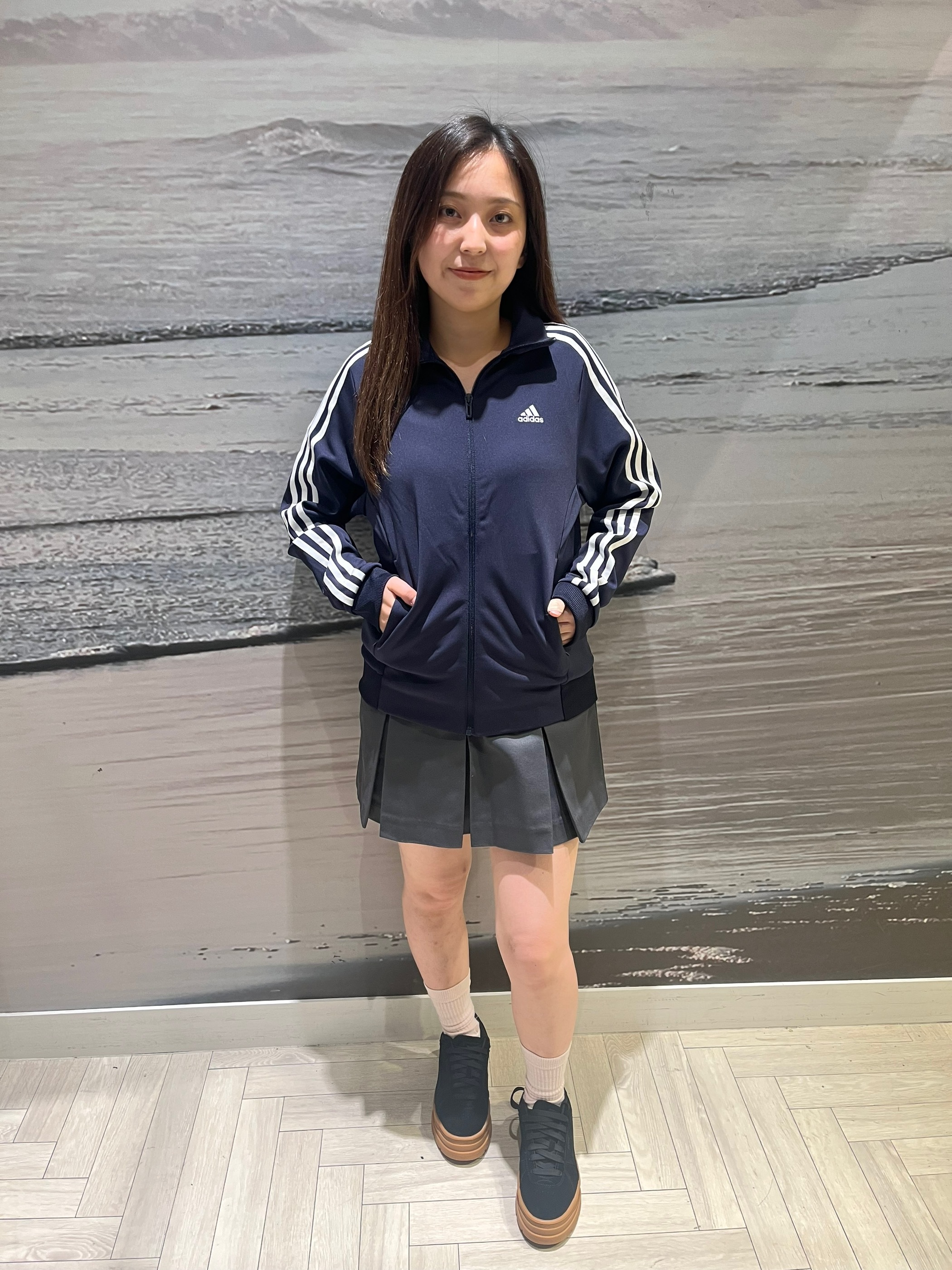 adidas トラックJKコーデ